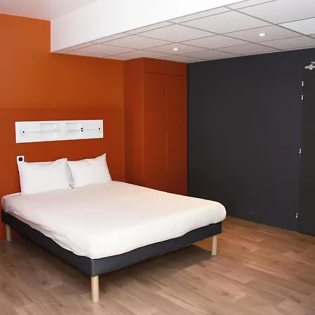 Ibis Budget Отель Лангр