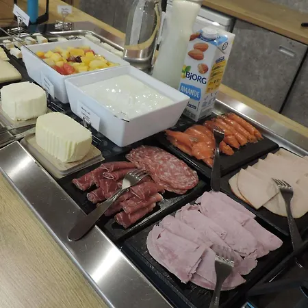 Ibis Budget Отель Лангр